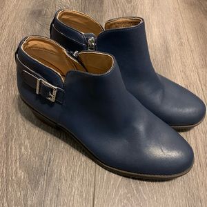 NWOT Vionic Navy Leather Ankle Boots Size 10
